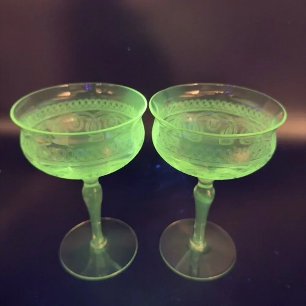 Antique French Glasses Needle Etched Green UV‎ Manganese 365nm Set 2 Drink Cups